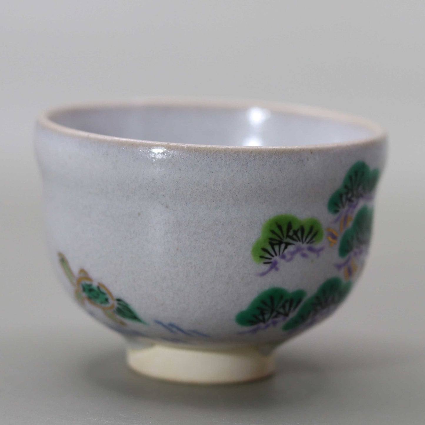 24 Straw ash glaze Horaisan sake cup by Kosai Miyagawa