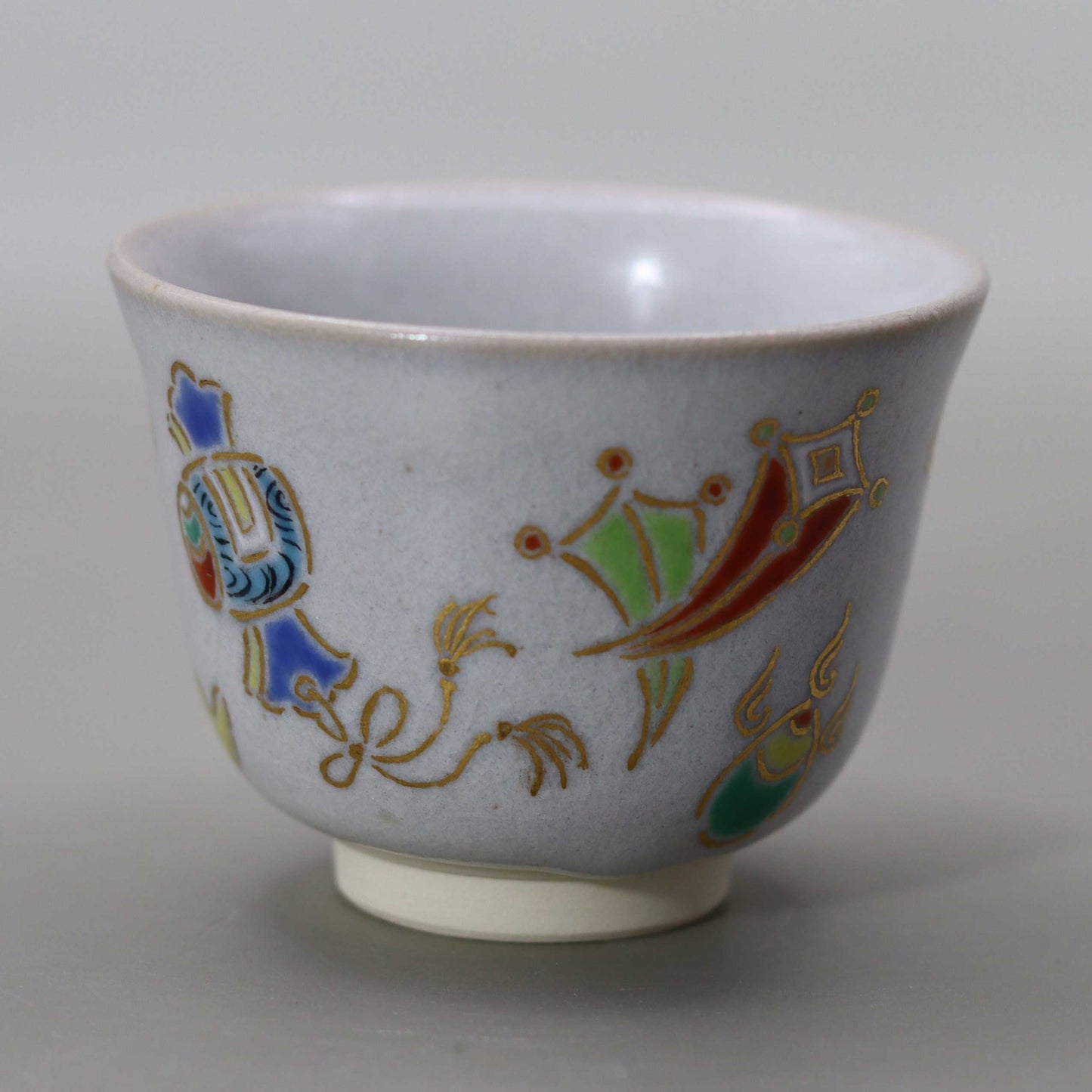 25 Straw Ash Glazed Treasure Cup by Kosai Miyagawa