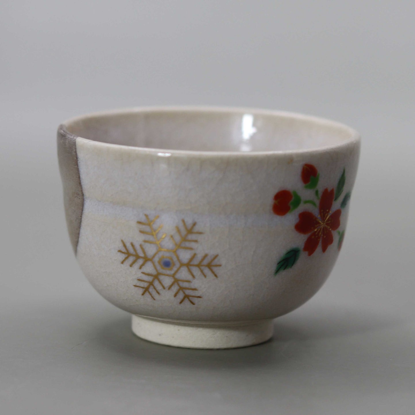 27 Straw ash glaze snow, moon and flowers cup by Kosai Miyagawa