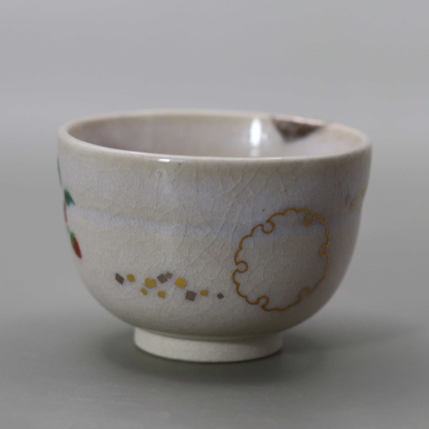 27 Straw ash glaze snow, moon and flowers cup by Kosai Miyagawa