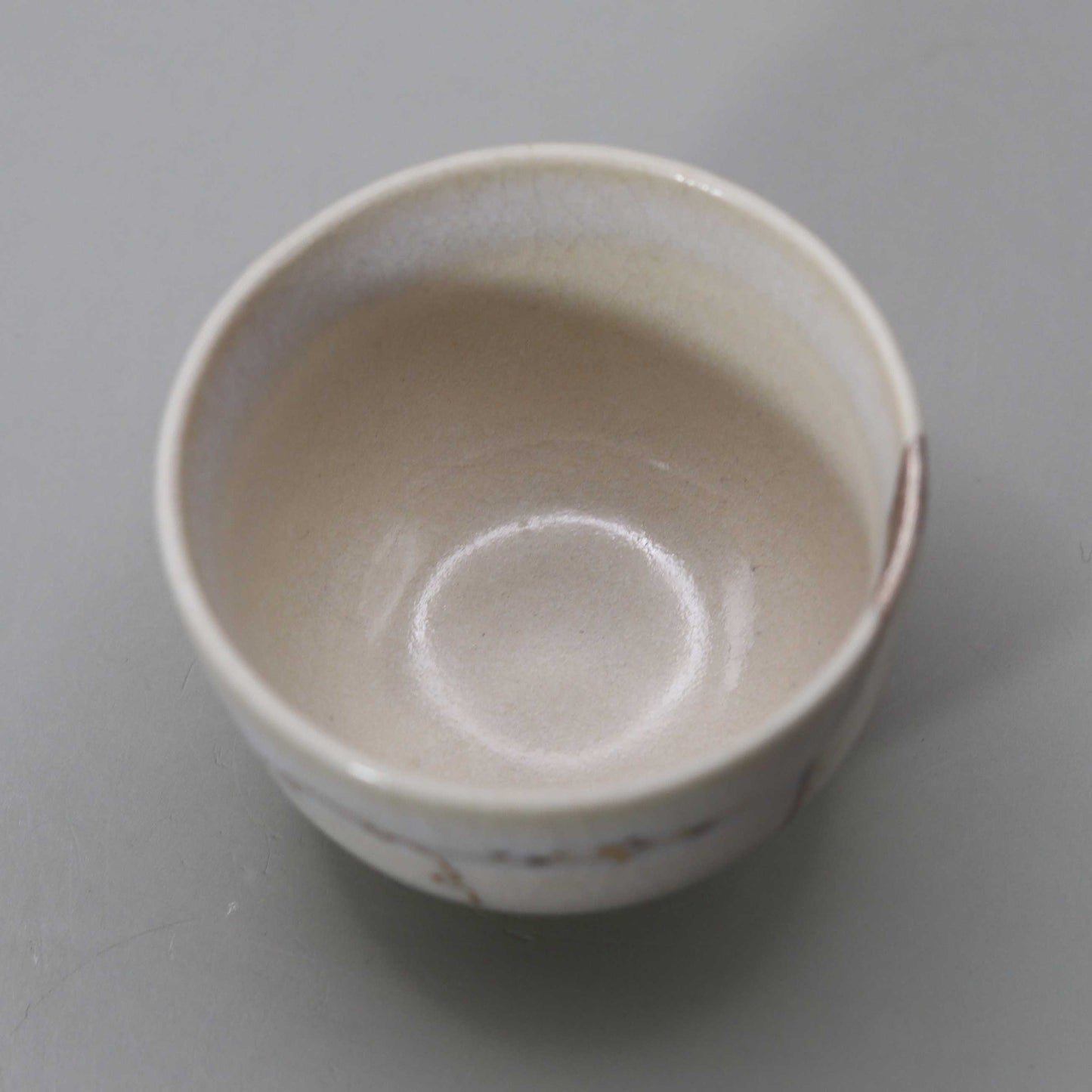 27 Straw ash glaze snow, moon and flowers cup by Kosai Miyagawa