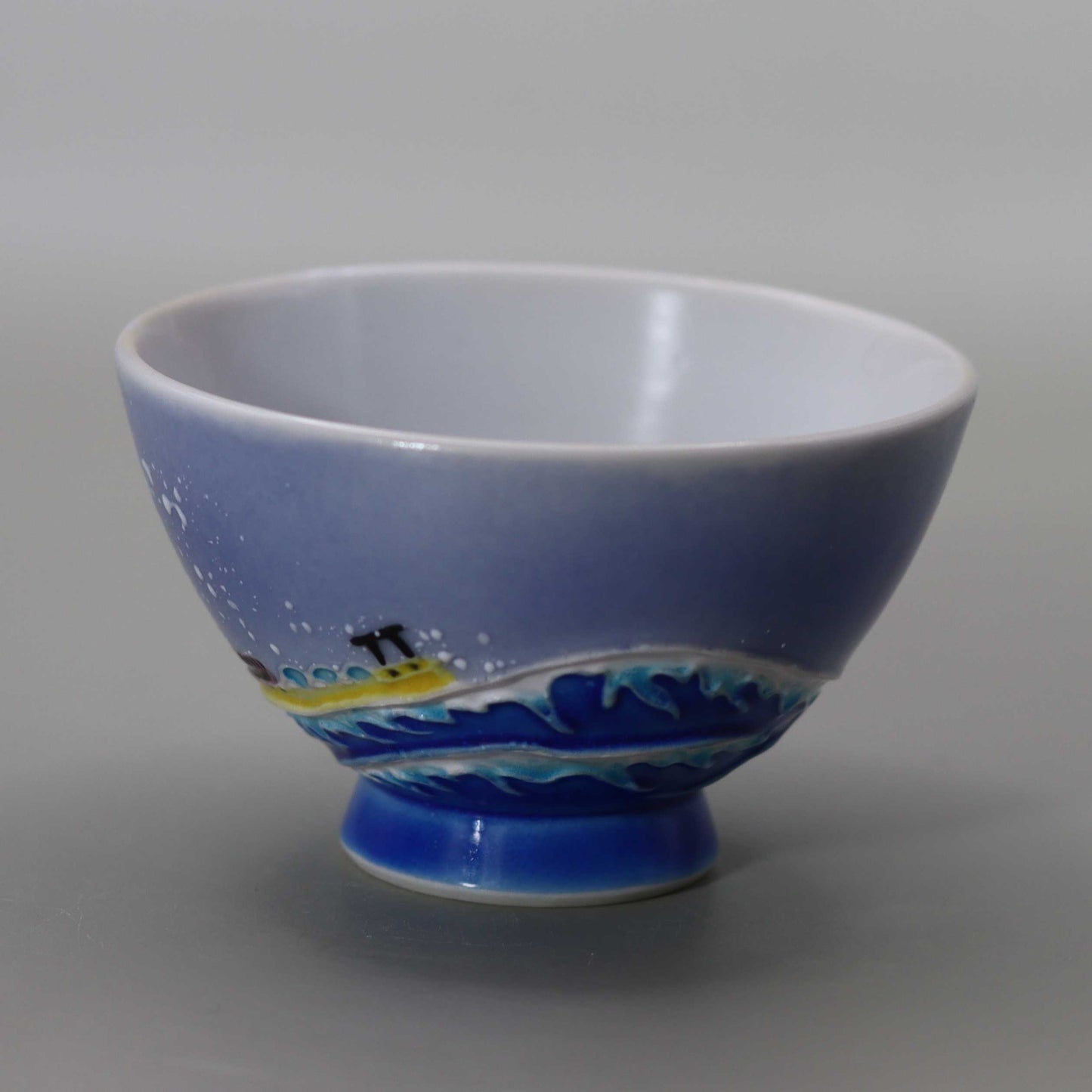 29 Blue and white Koshibori wave uranaka sake cup by Kosai Miyagawa