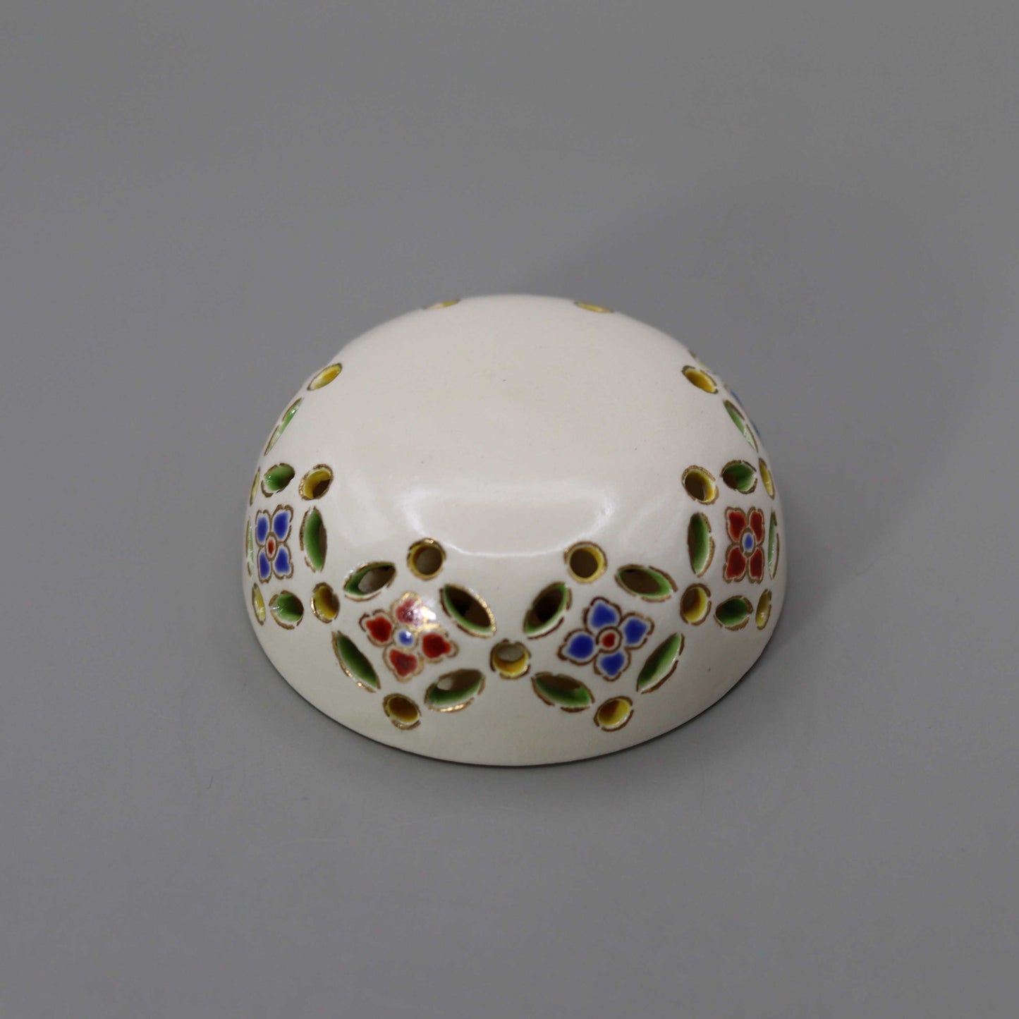 Two-colored cloisonné incense burner by Miyagawa Kosai