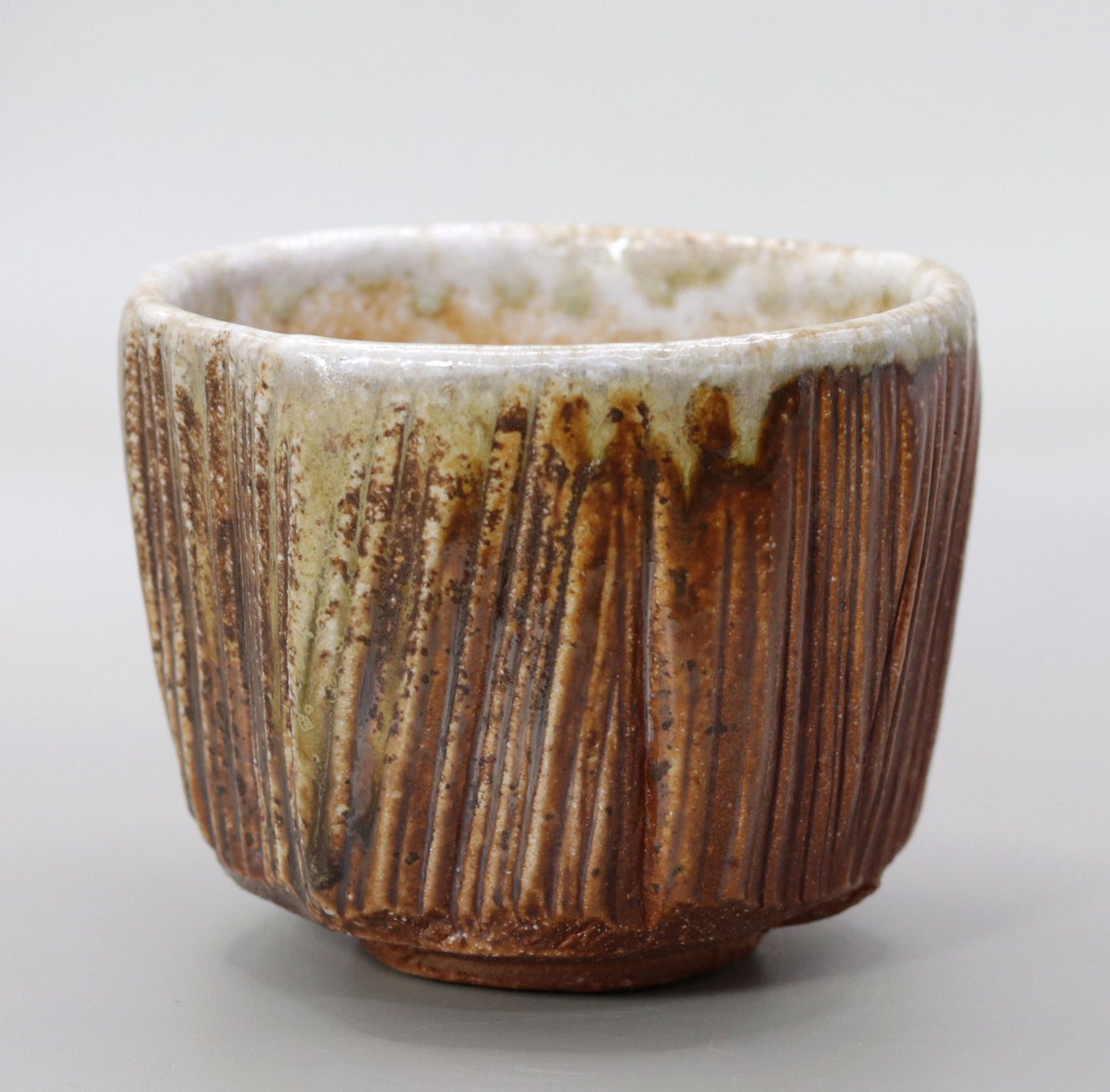 Split Wood Pattern Tea Bowl by Rakusai Onishi