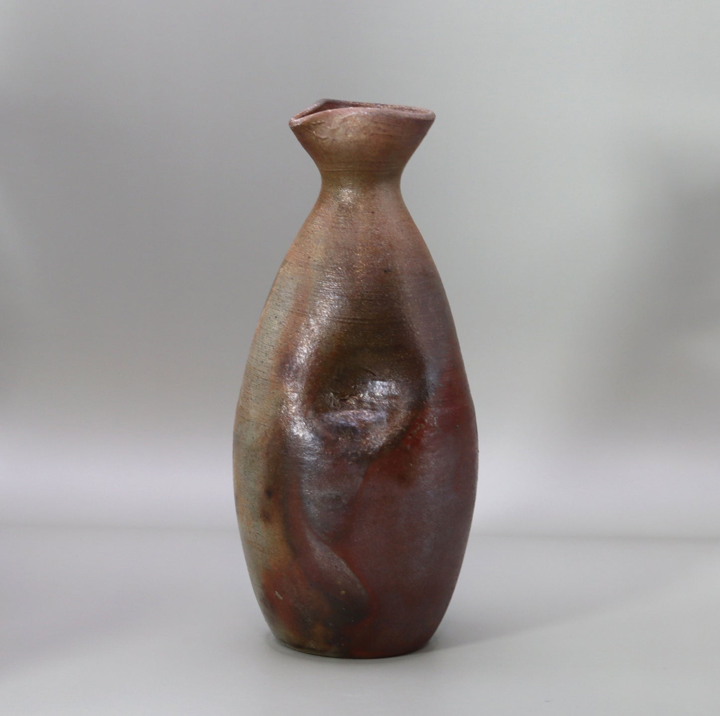 Akadobe kiln-changed 5-go sake cup by Seiichi Onishi