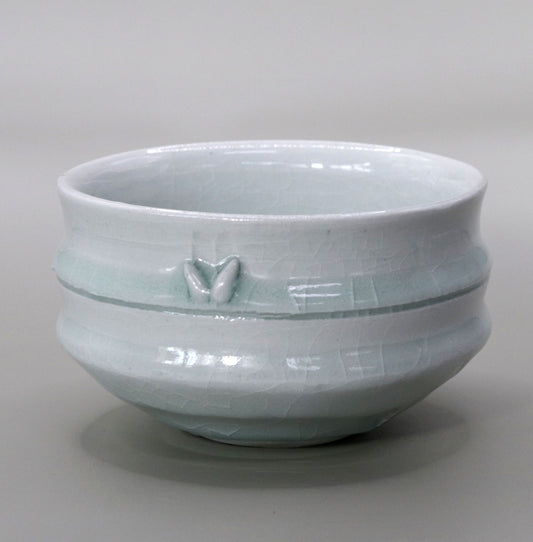 Ash-glazed bamboo tea bowl by Rakusai Onishi