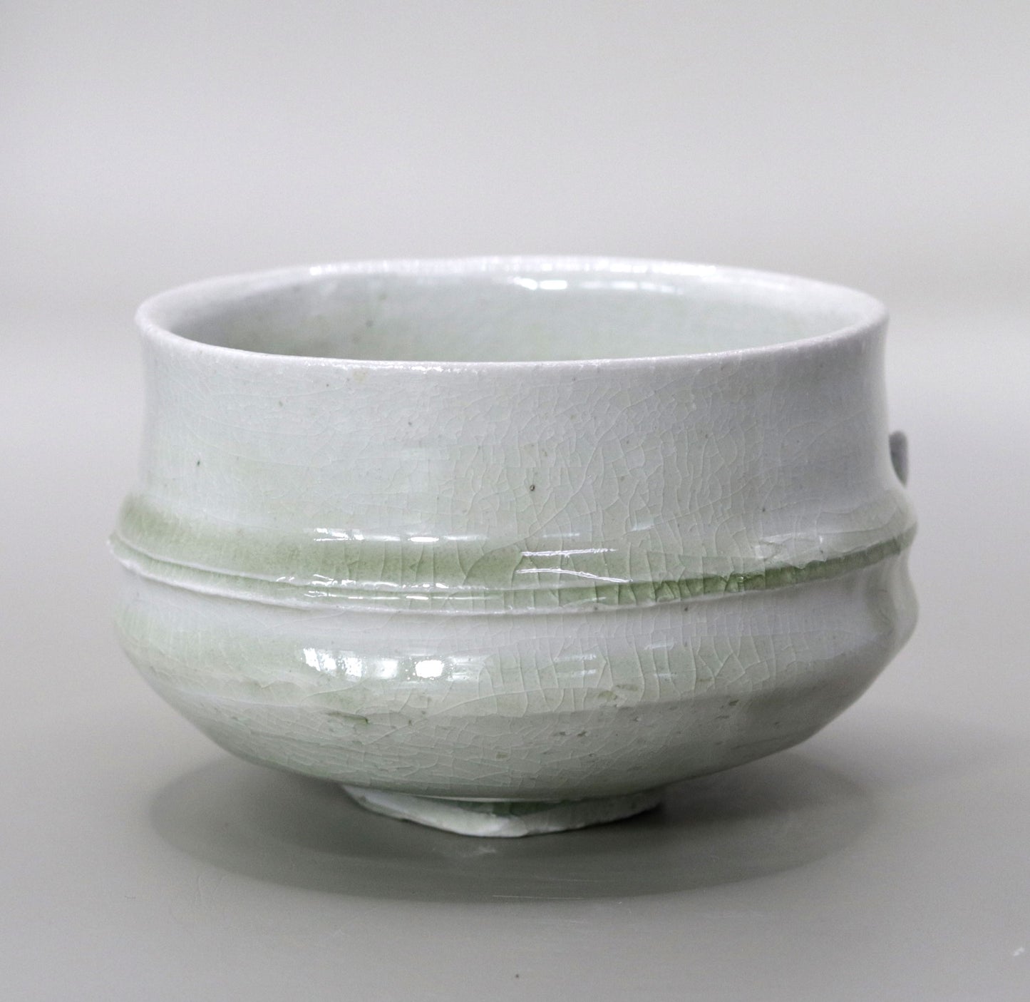 Ash-glazed bamboo tea bowl by Rakusai Onishi