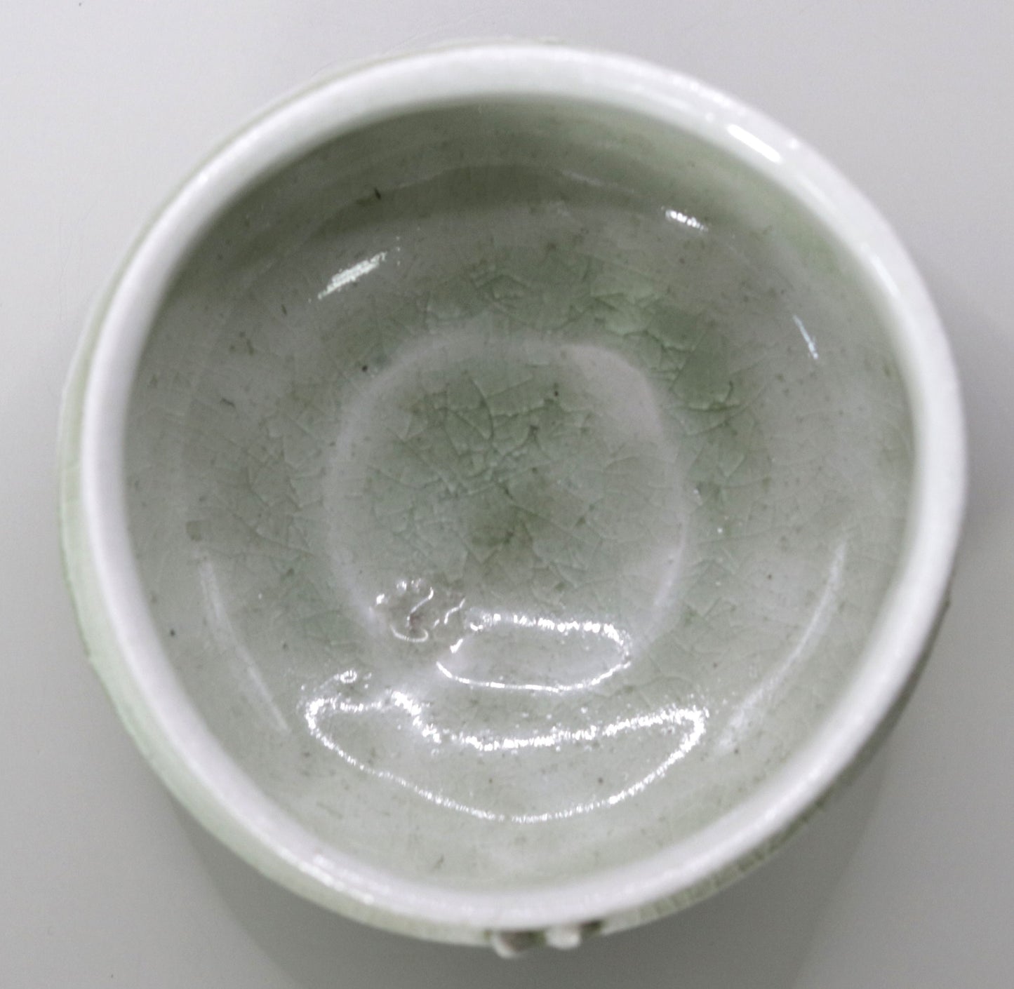 Ash-glazed bamboo tea bowl by Rakusai Onishi