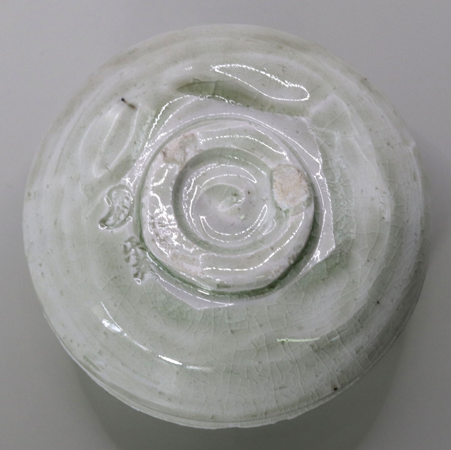 Ash-glazed bamboo tea bowl by Rakusai Onishi