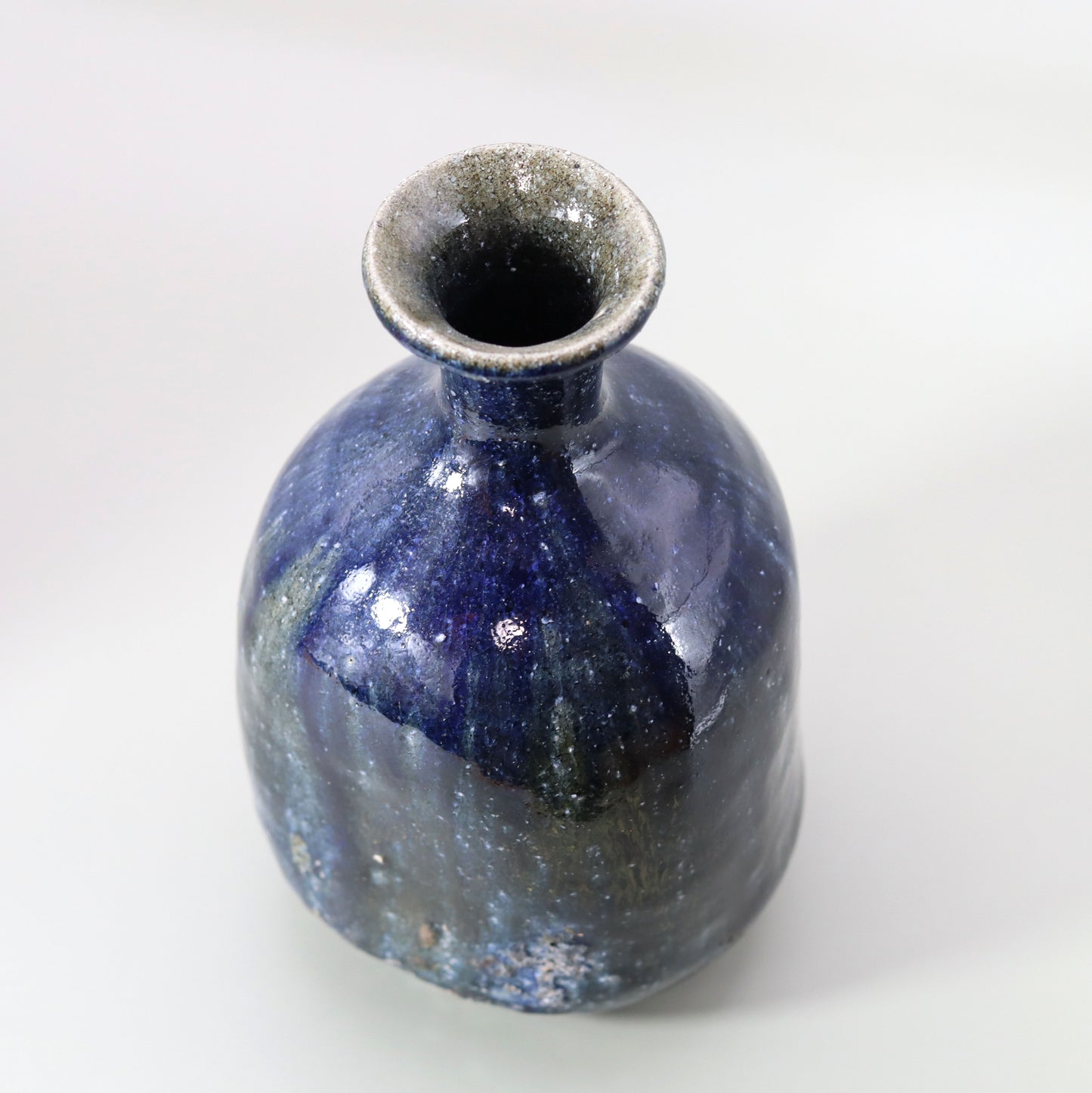 Salt kiln vase by Takeshi Shimizu