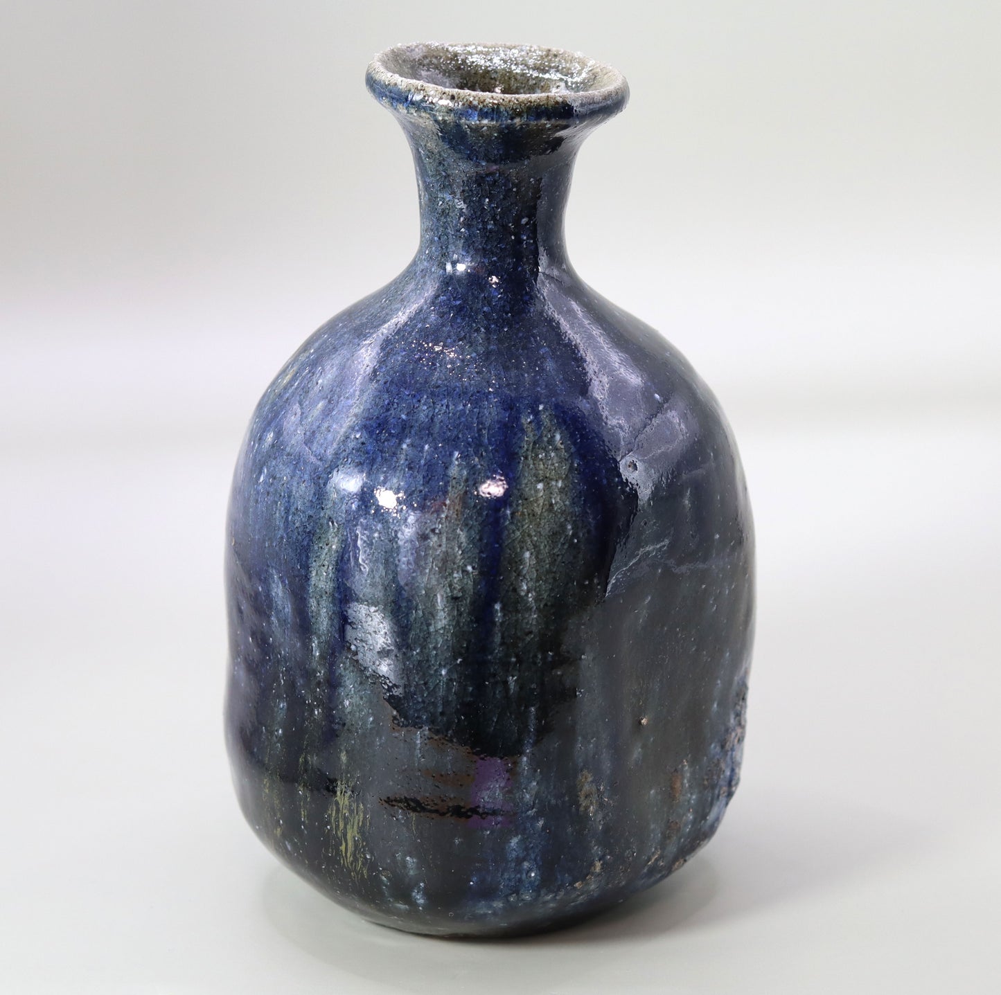 Salt kiln vase by Takeshi Shimizu