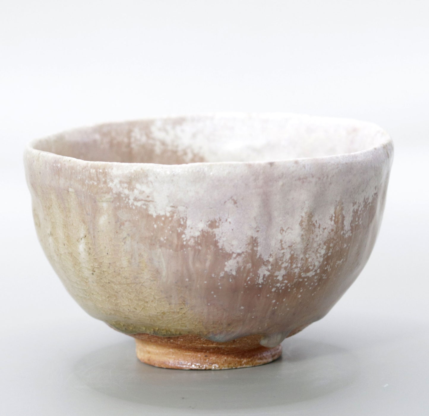 Ash-glazed kiln-transformed tea bowl by Rakusai Onishi