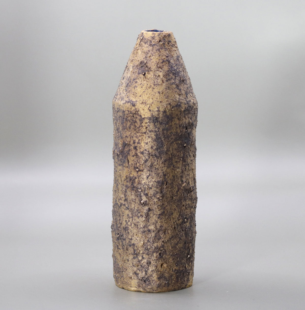 Vase made of auriferous clay by Yasushi Fujihira