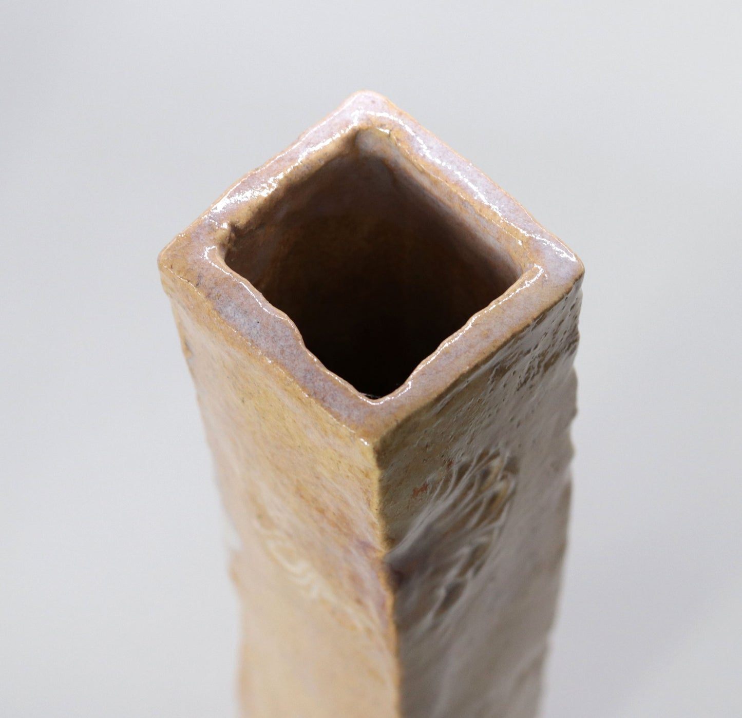 Old tile crest square vase by Rakusai Onishi