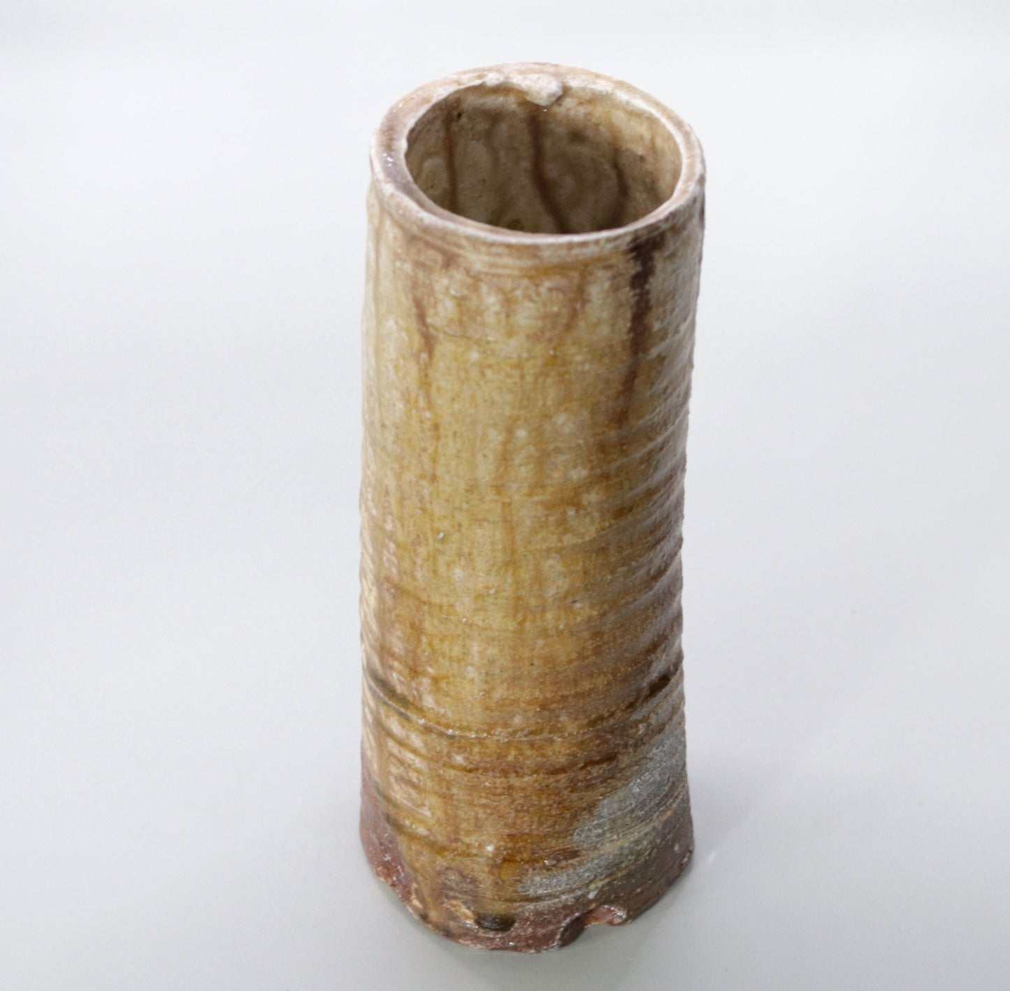 Ash-glazed spatula vase by Rakusai Onishi