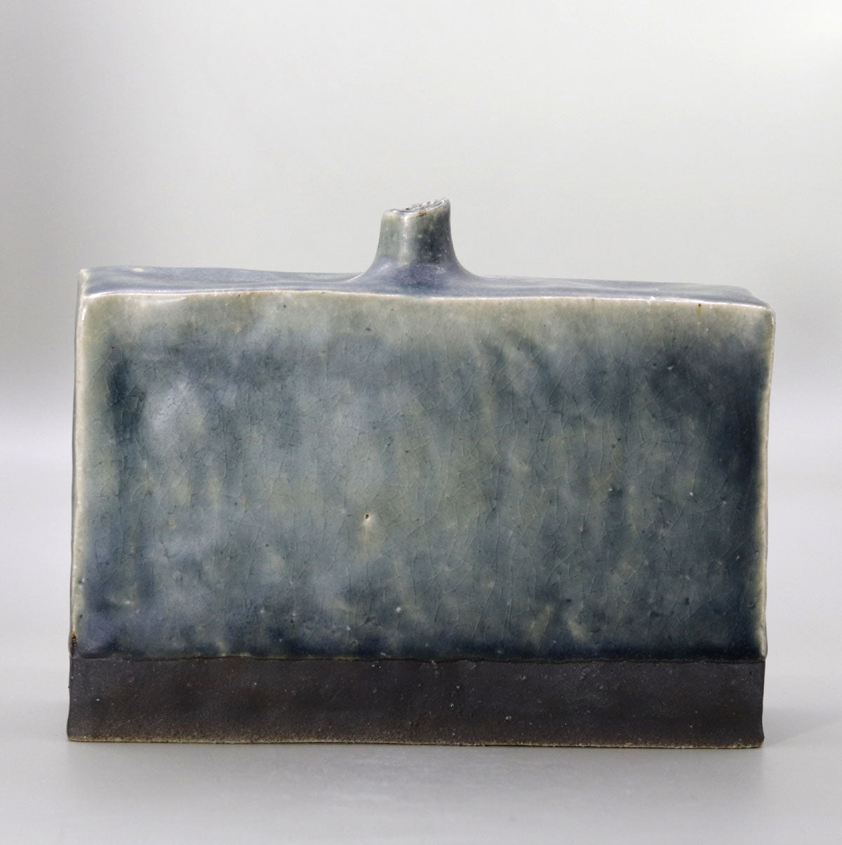 Small, square vase Fujihira Yasushi