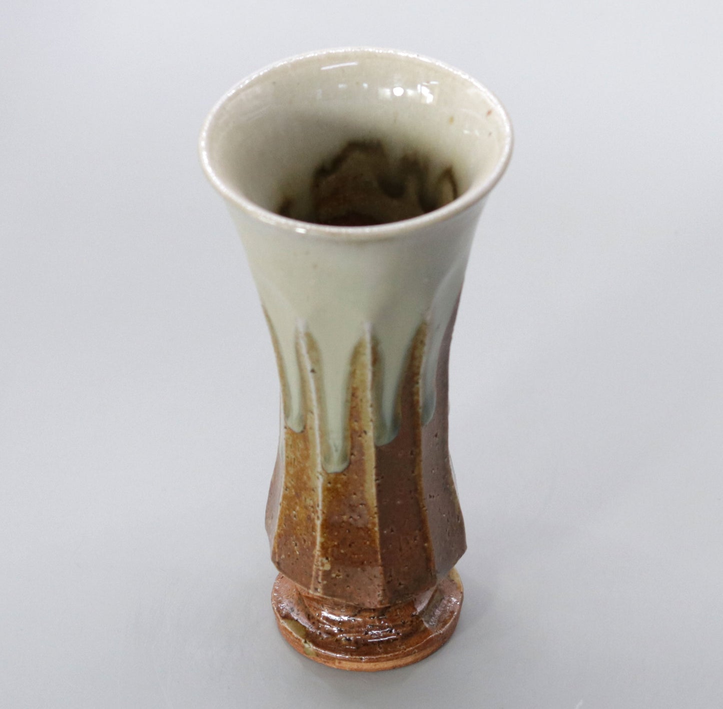 Hagi-nagashi beveled vase by Rakusai Onishi