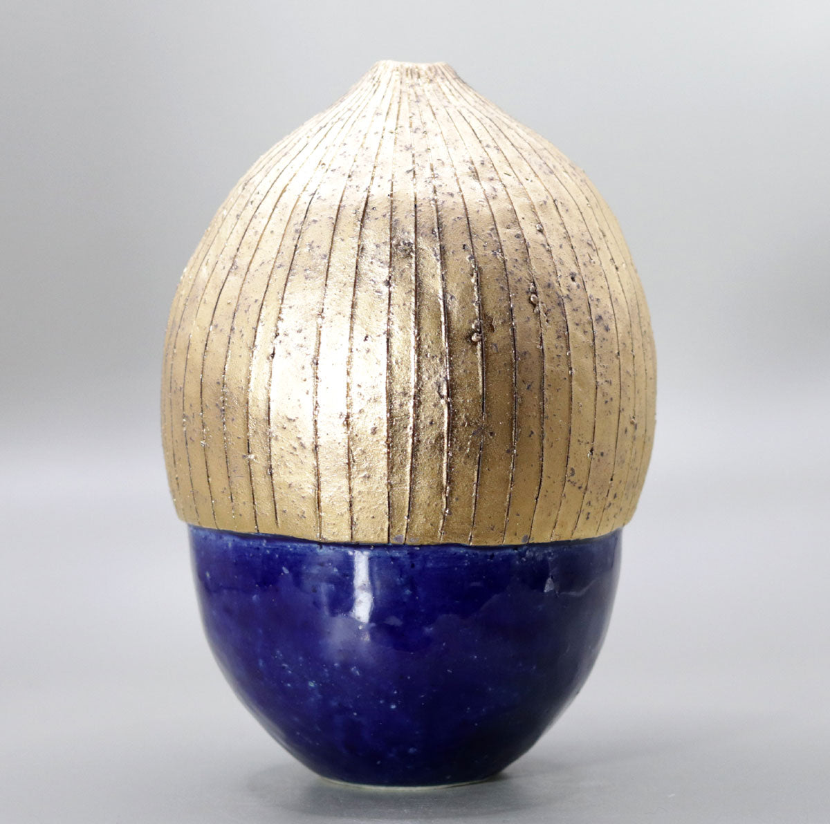 Blue and gold vase by Yasushi Fujihira