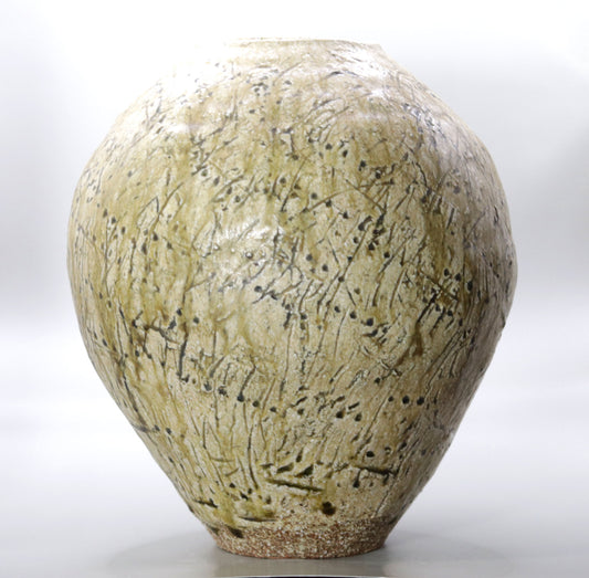 Ash pottery pot by Yuichi Ikai