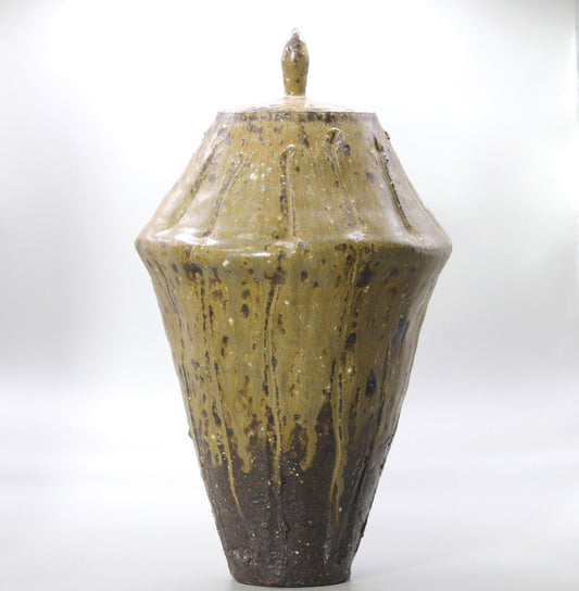 Ash-glazed engraved vase by Yuichi Ikai