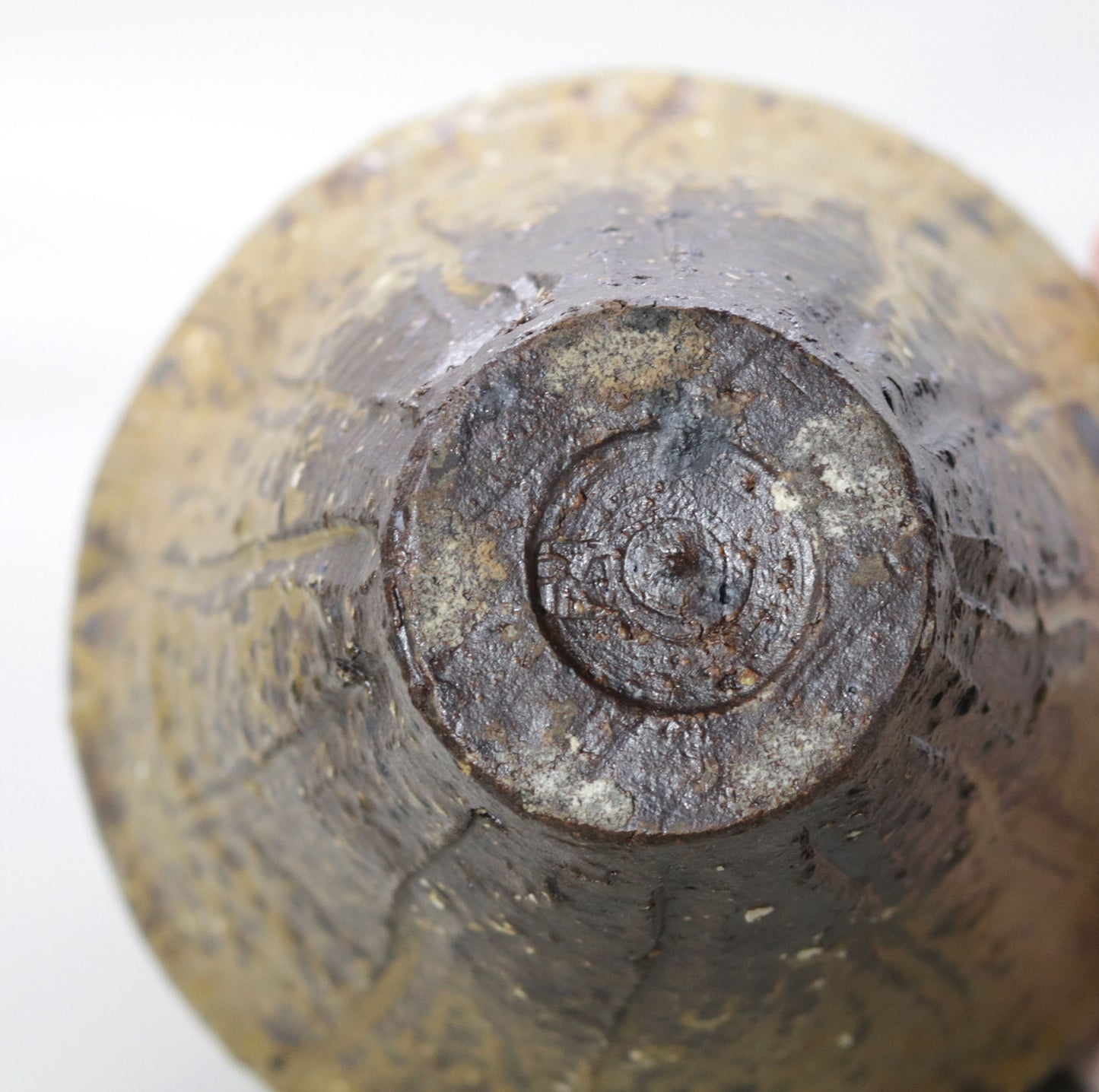 Ash-glazed engraved vase by Yuichi Ikai