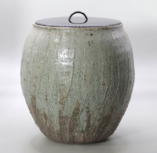 Ash glaze engraved water jar by Yuichi Ikai