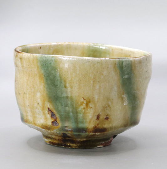 Grey glazed green tea bowl by Yuichi Ikai