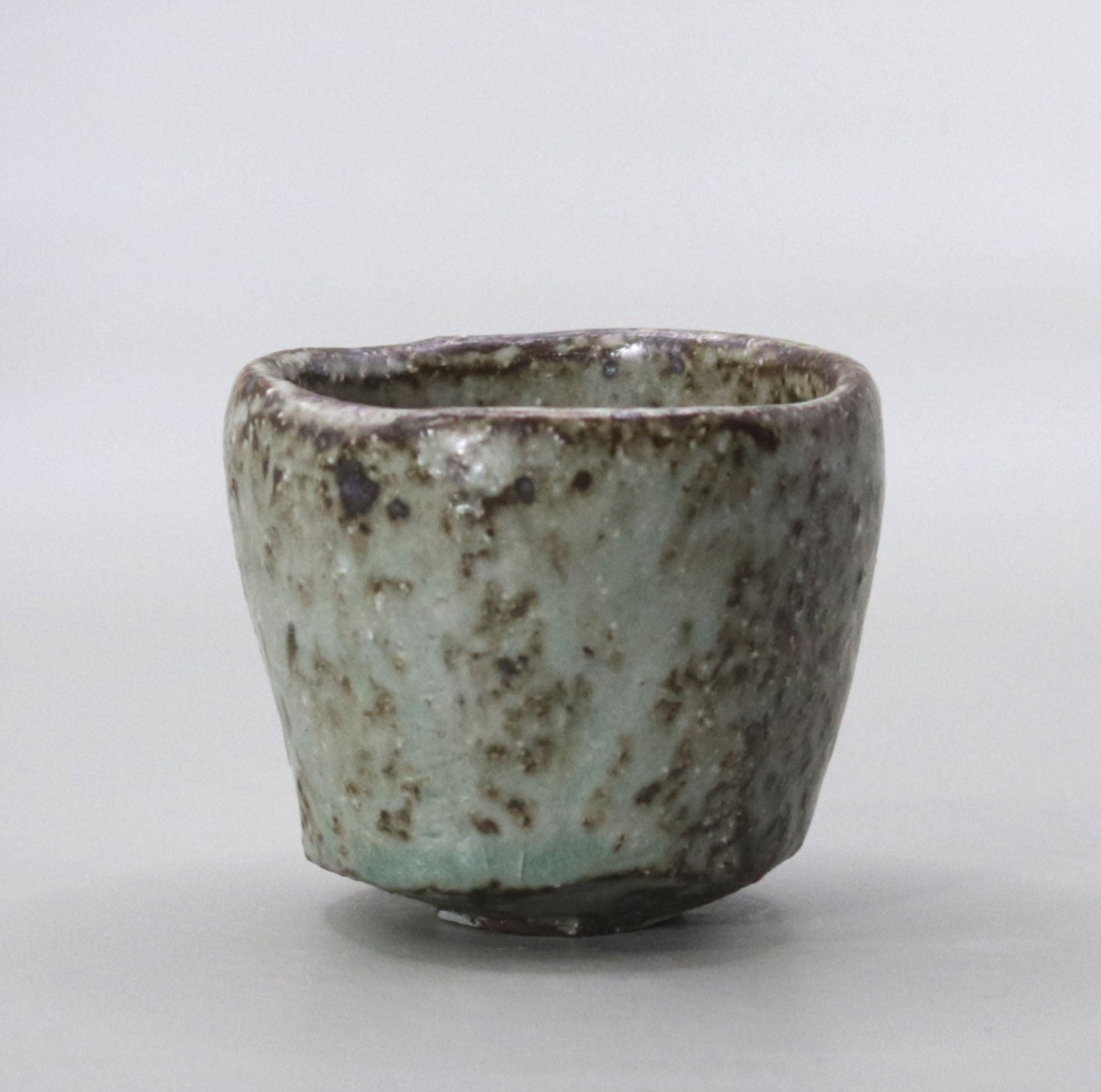 essence of kyoto Ash-glazed sake cup by Yuichi Ikai