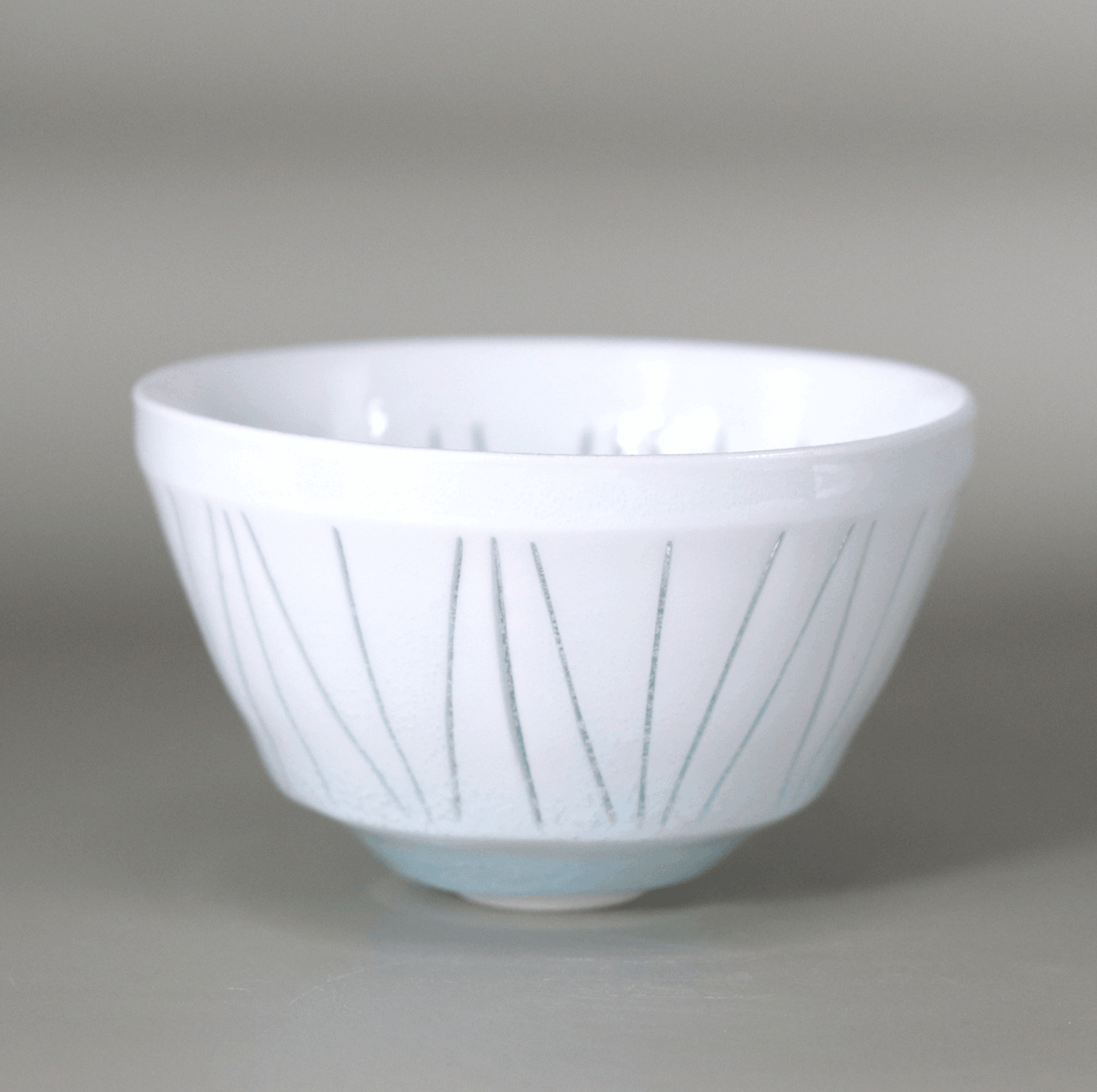 Blue and white porcelain Mizunohana sake cup by Kotaro Ikura