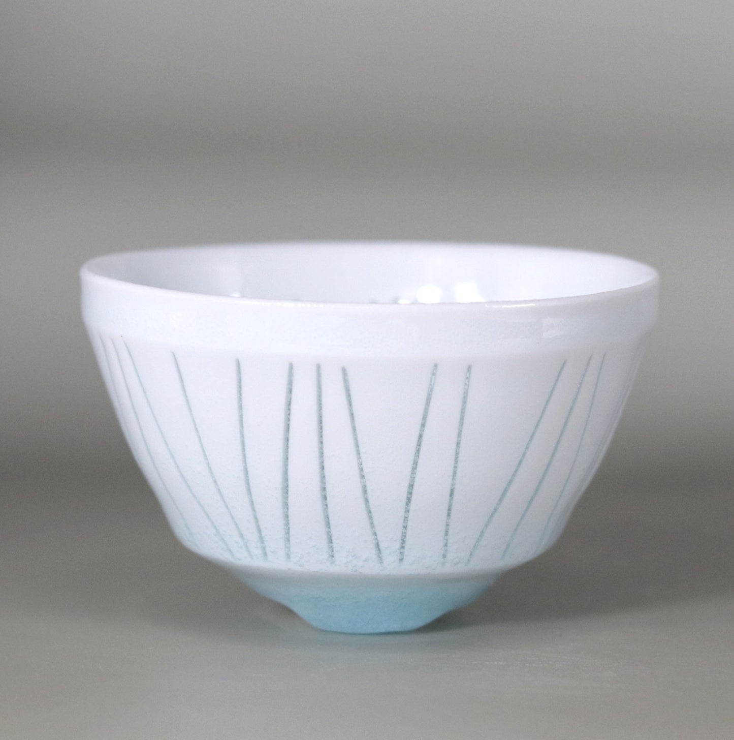 Blue and white porcelain Mizunohana sake cup by Kotaro Ikura