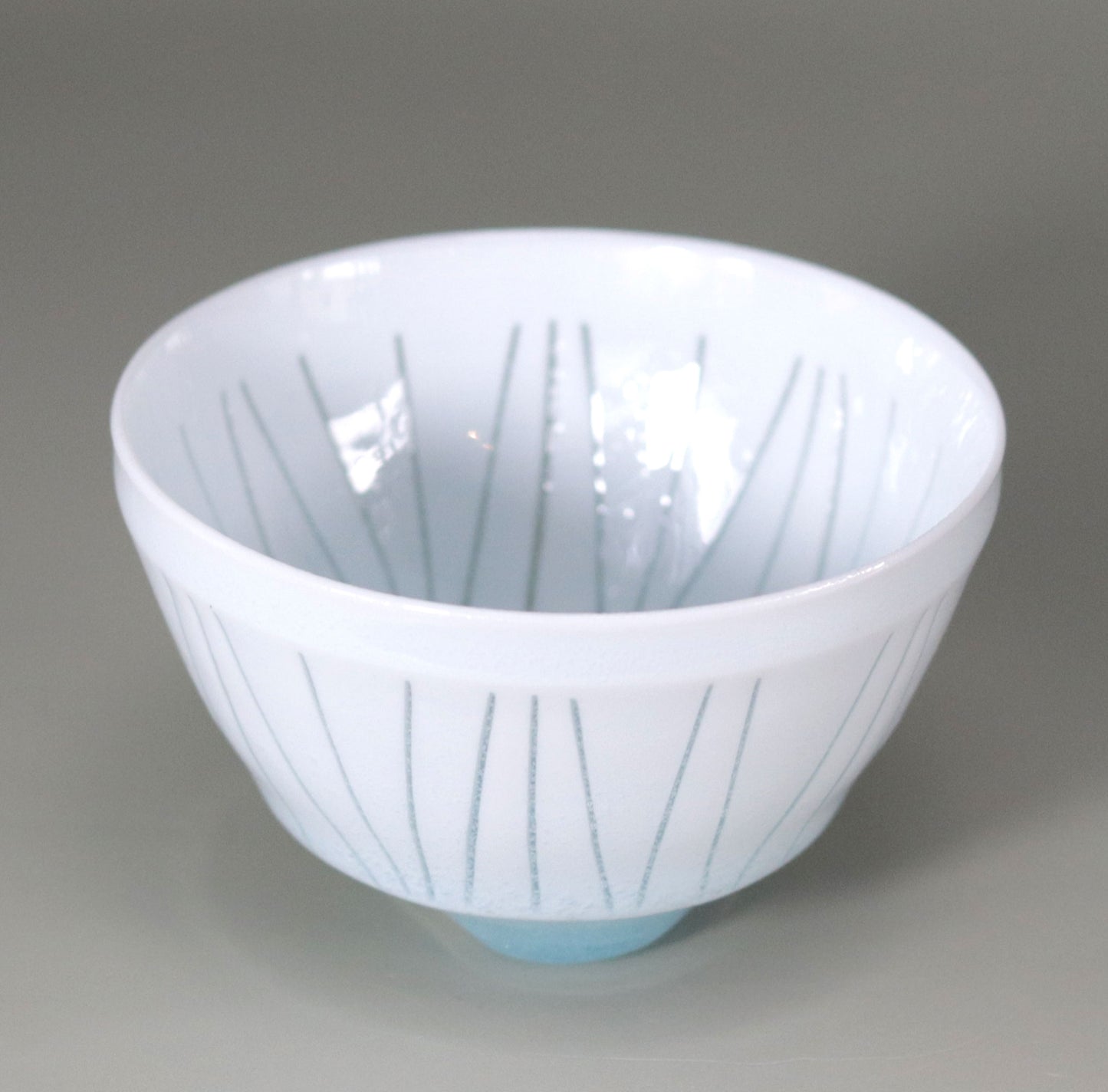 Blue and white porcelain Mizunohana sake cup by Kotaro Ikura