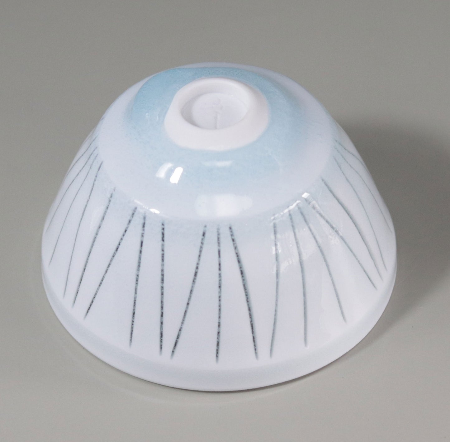 Blue and white porcelain Mizunohana sake cup by Kotaro Ikura