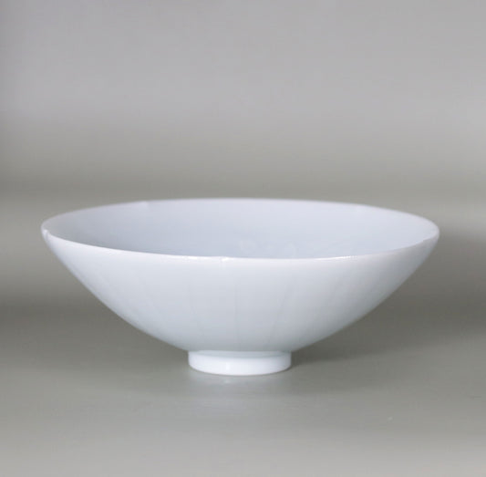 Tea bowl with a design of flowers and shadows by Kotaro Ikura