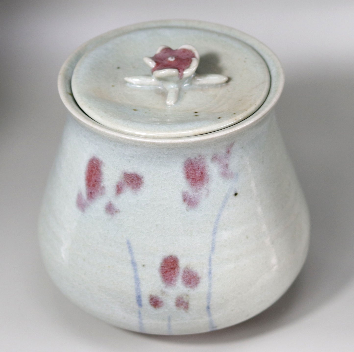 Yagyu-yaki water jar with floral design by Toshio Ikura