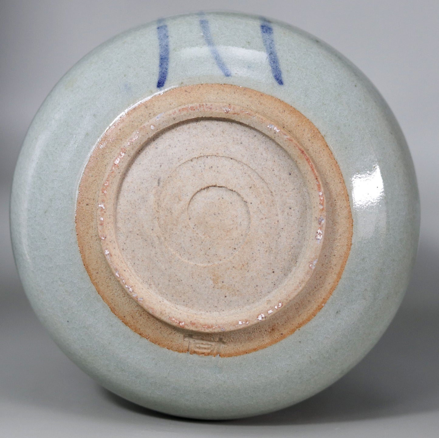 Yagyu-yaki water jar with floral design by Toshio Ikura