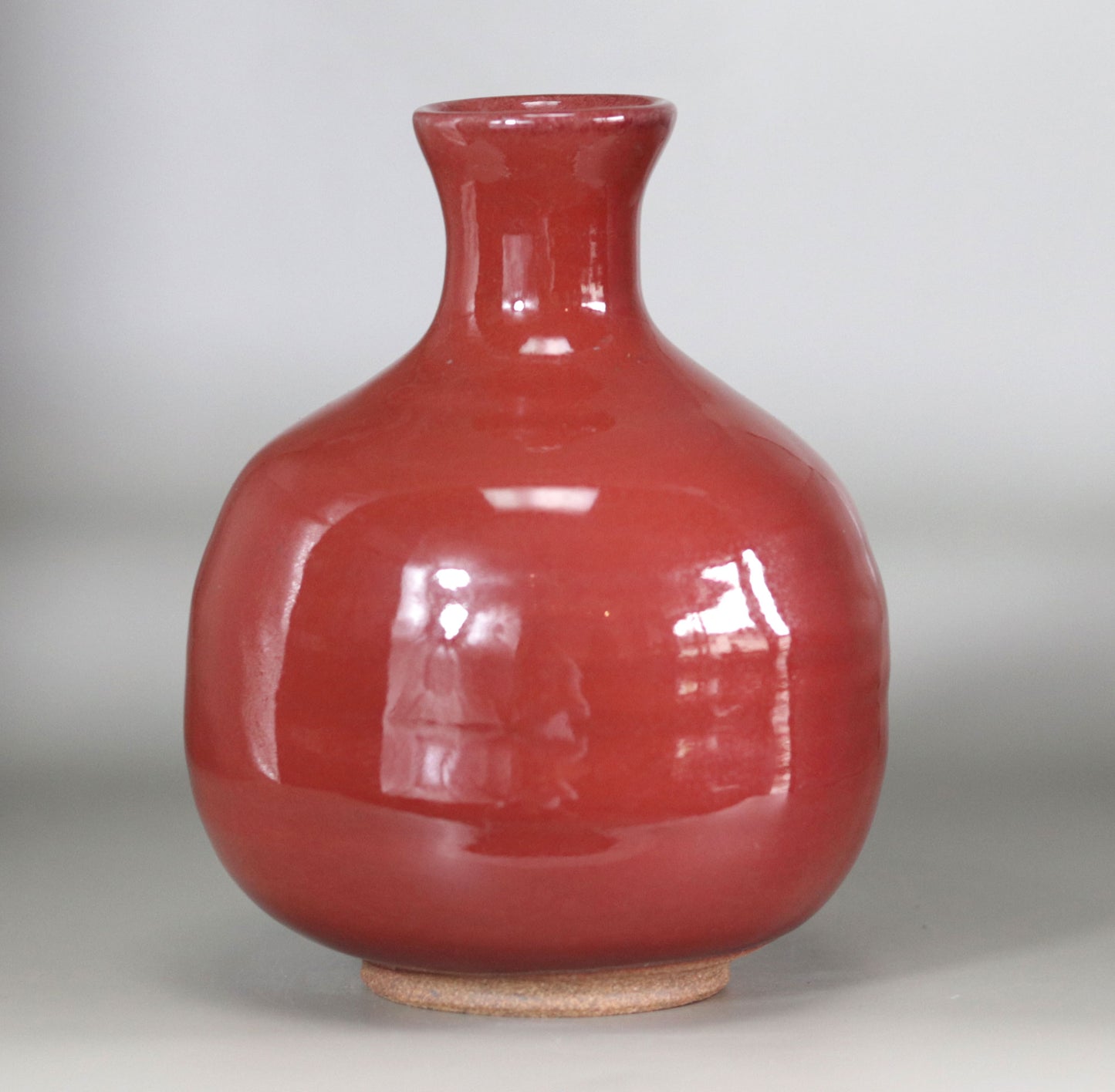 Yagyu Ware Cinnabar Bottle by Toshio Ikura