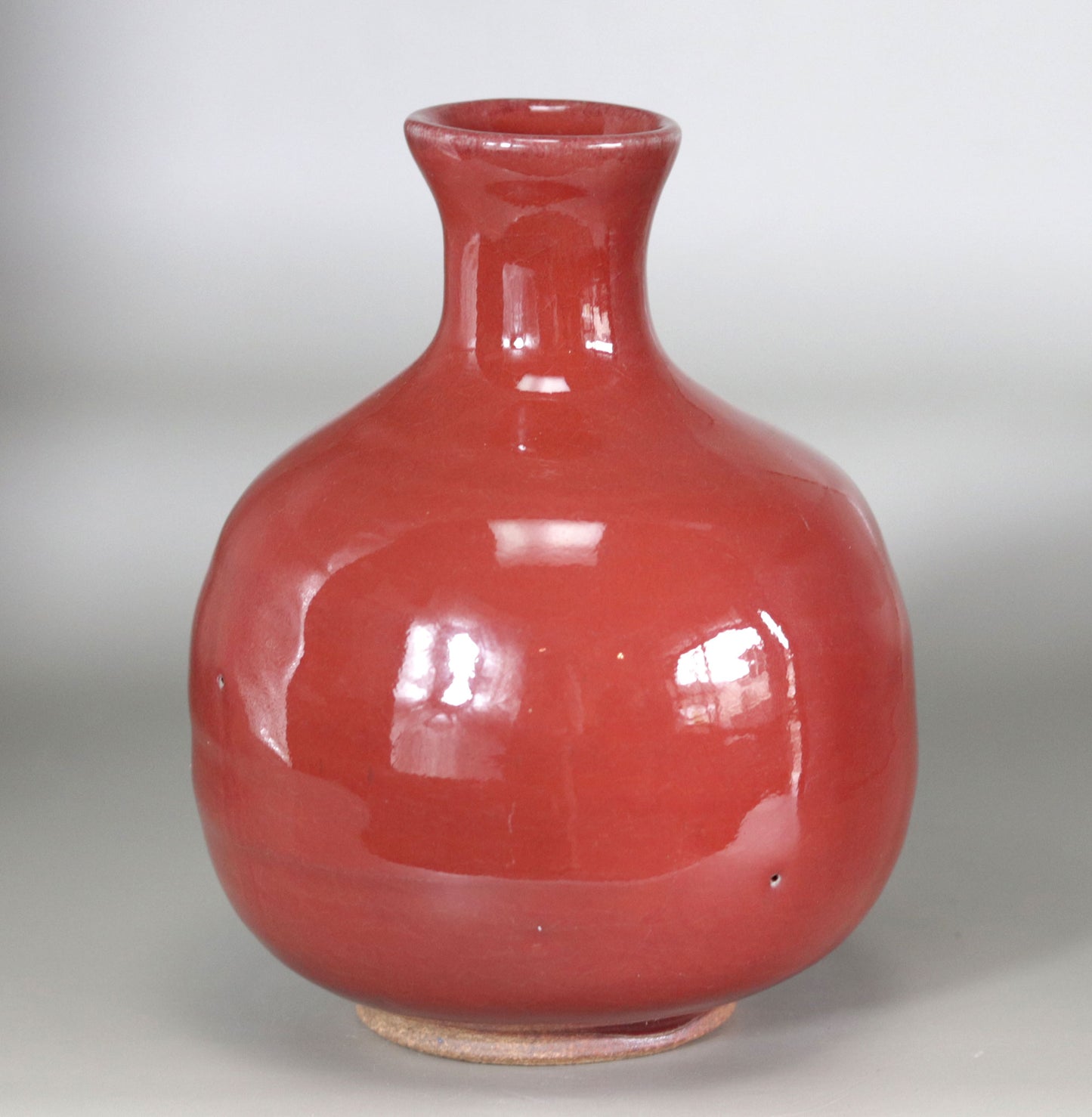 Yagyu Ware Cinnabar Bottle by Toshio Ikura