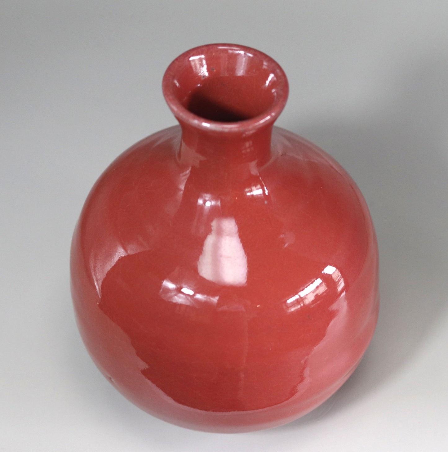 Yagyu Ware Cinnabar Bottle by Toshio Ikura