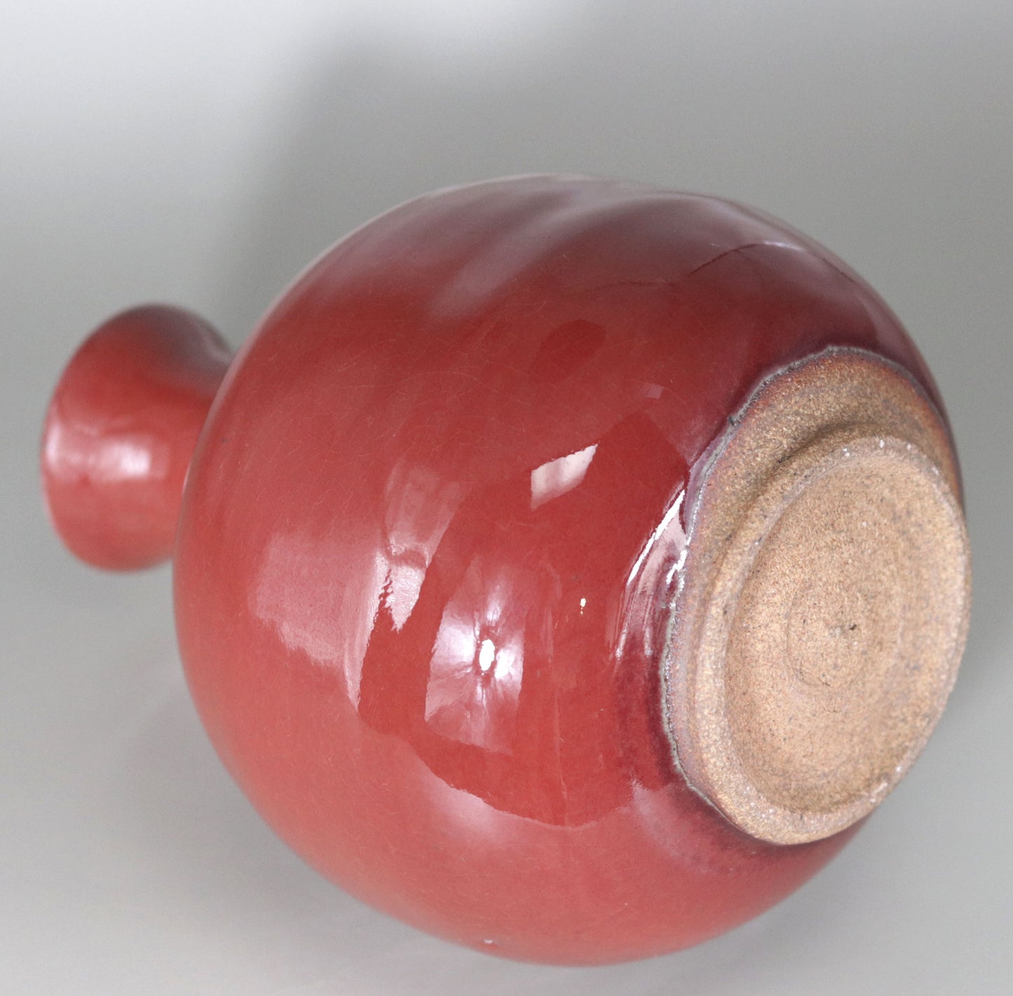 Yagyu Ware Cinnabar Bottle by Toshio Ikura