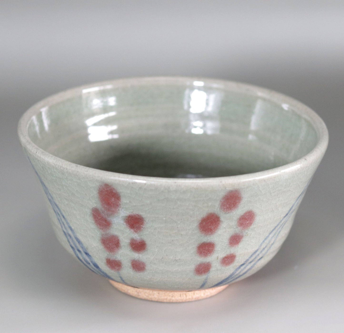 Yagyu ware grass fire pattern tea bowl by Toshio Ikura