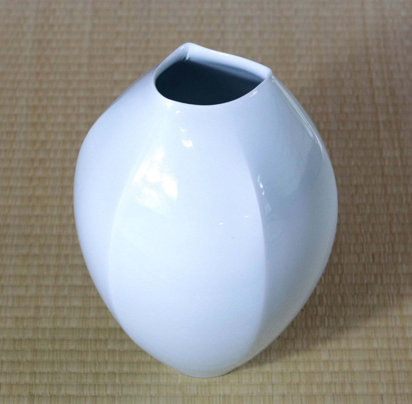 Blue and white porcelain chamfered vase by Kotaro Ikura