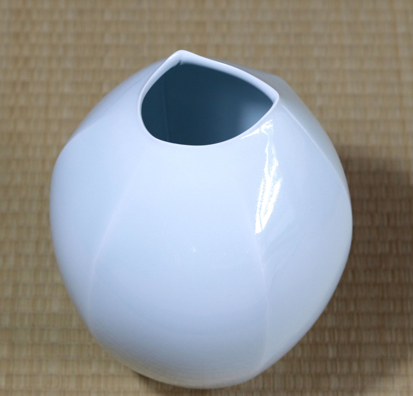 Blue and white porcelain chamfered vase by Kotaro Ikura