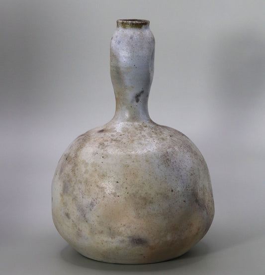 White gourd-shaped vase by Naosaku