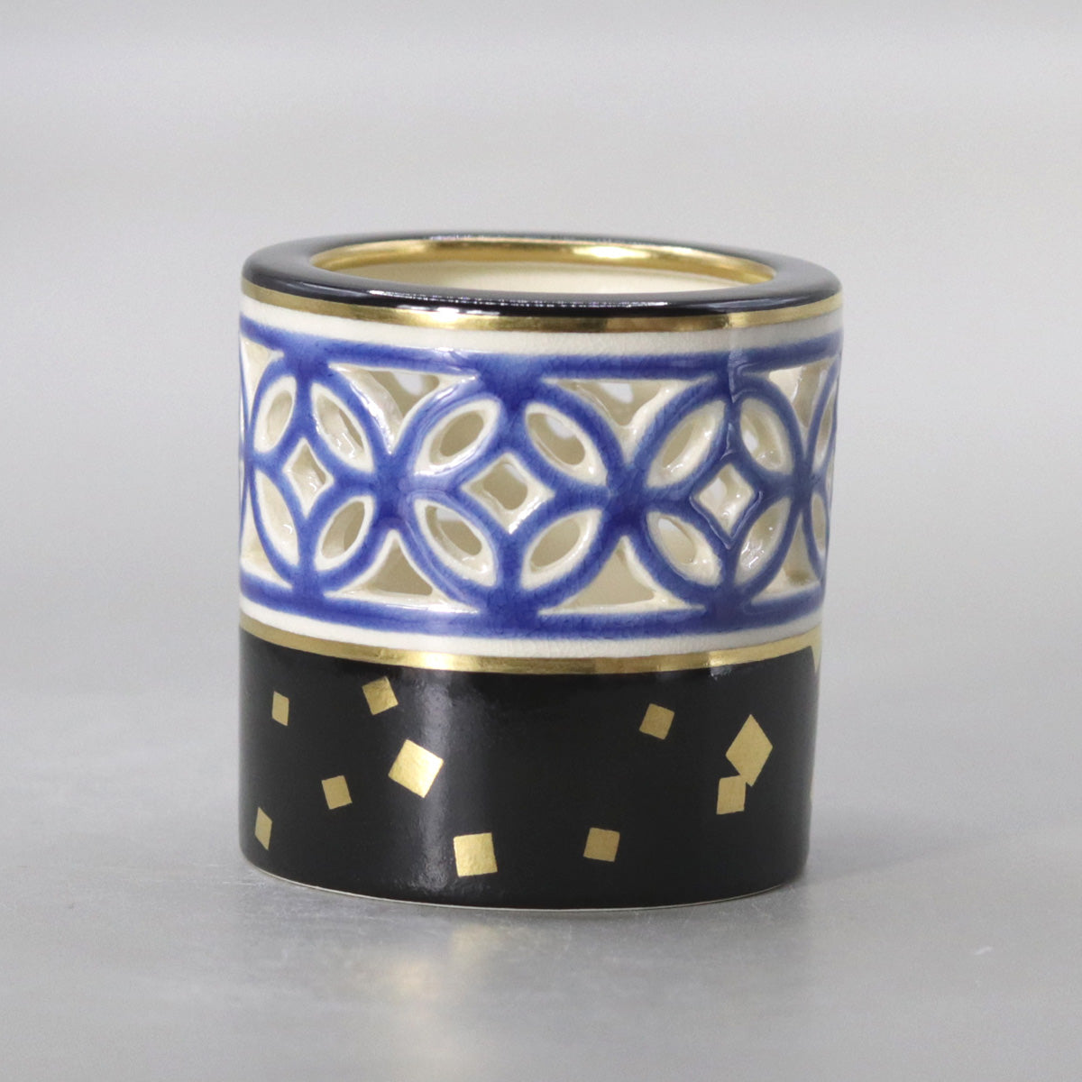 茶道具 水指 黒釉帯 花菖蒲 佐平 新品 茶道具 水指 黒釉帯 花菖蒲 佐平 新品 【公式通販】 茶道具 水指 黒釉