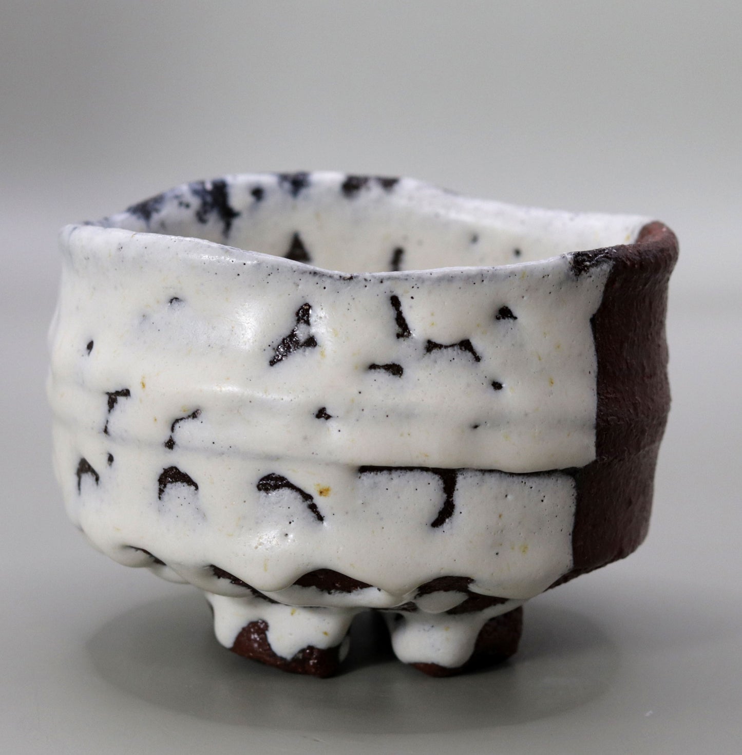 Porcelain tea bowl with a milky glaze by Nishihata Tadashi