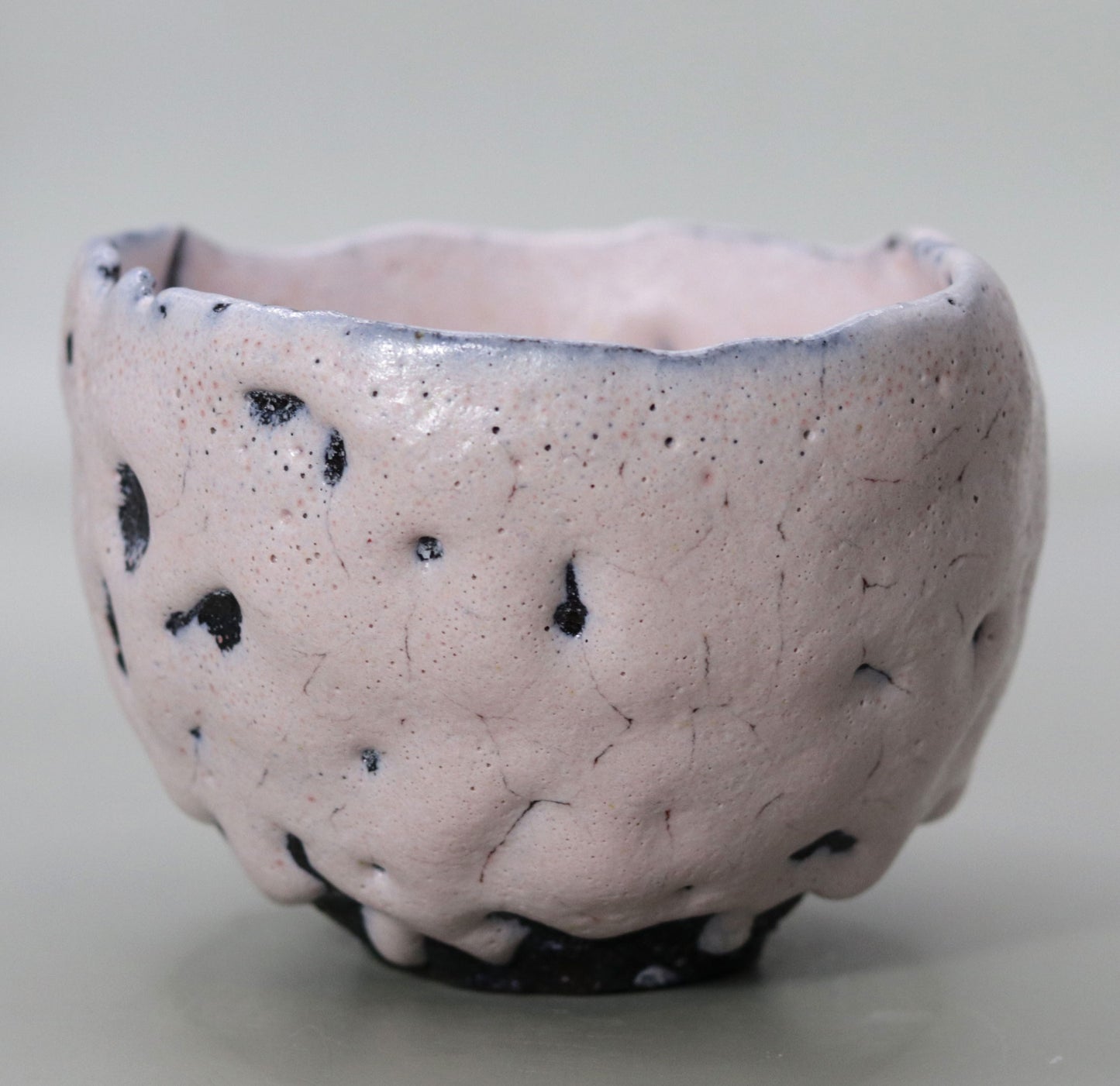 Pink tea bowl by Nishihata Tadashi