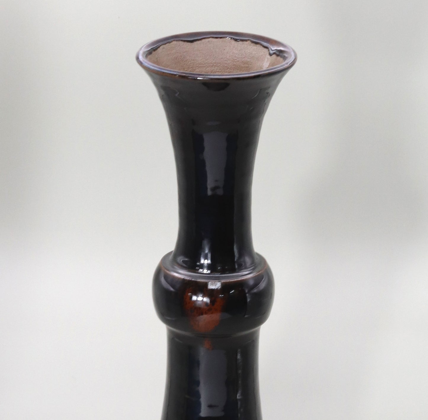 Tanba black Tenmoku vase by Naosaku