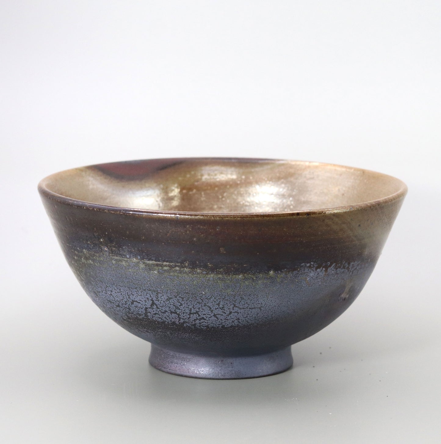 Gold matcha tea bowl by Naosaku