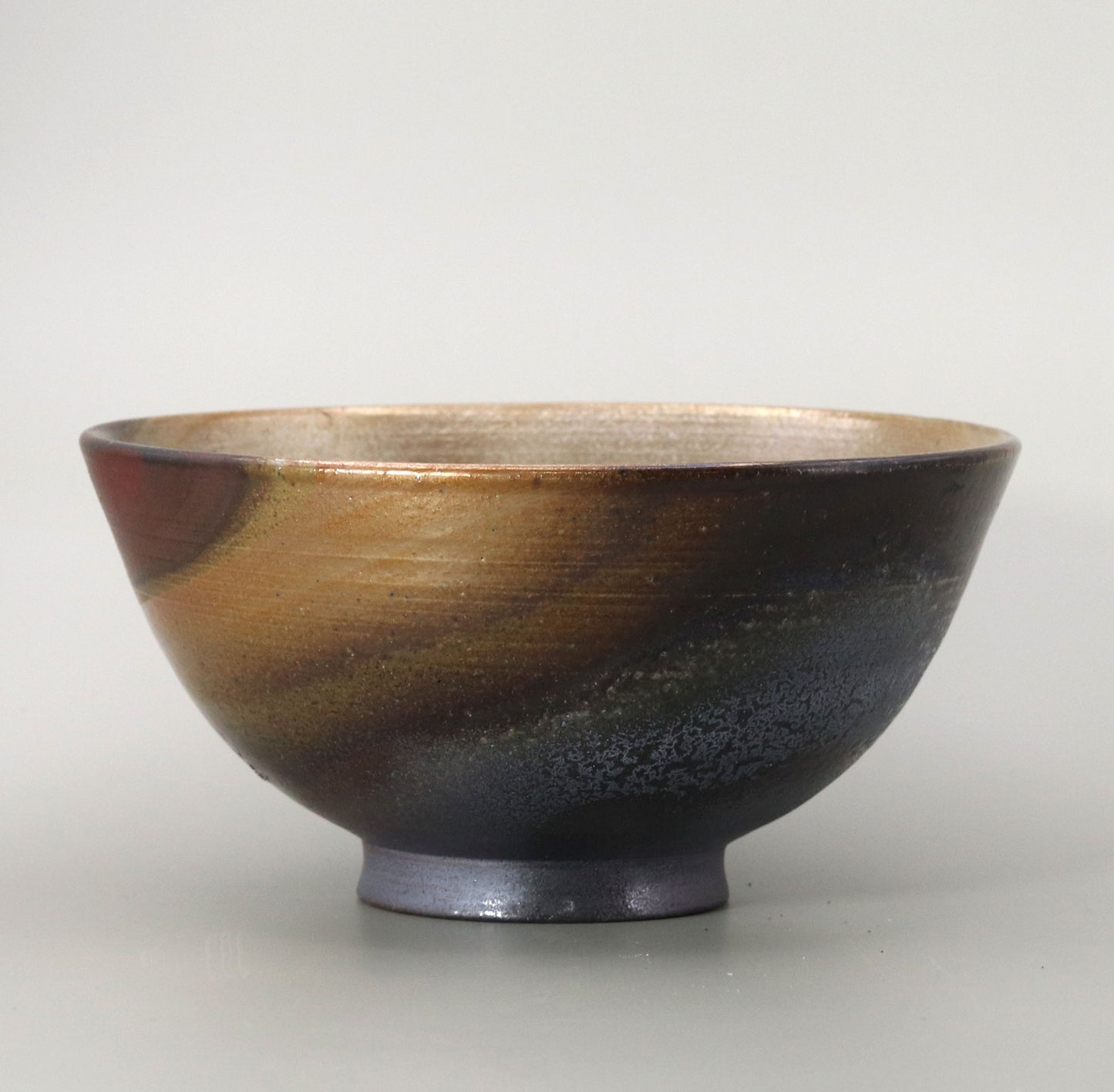 Gold matcha tea bowl by Naosaku