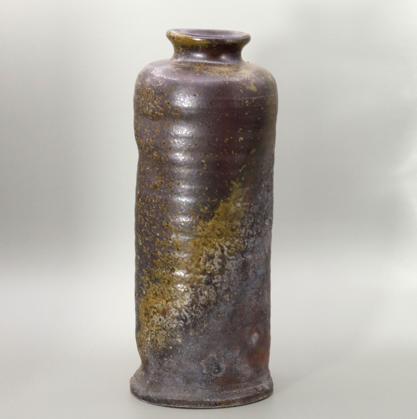 Tanba kiln-fired flower vase by Naosaku